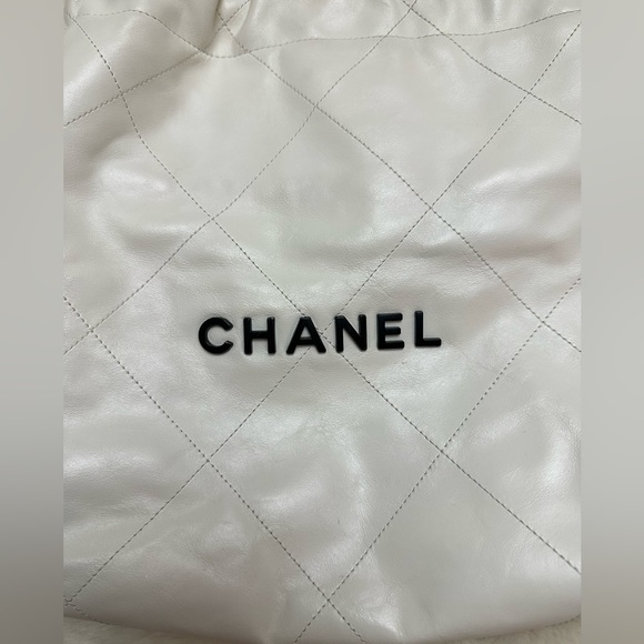 22 Handbag - Picture 6 of 13